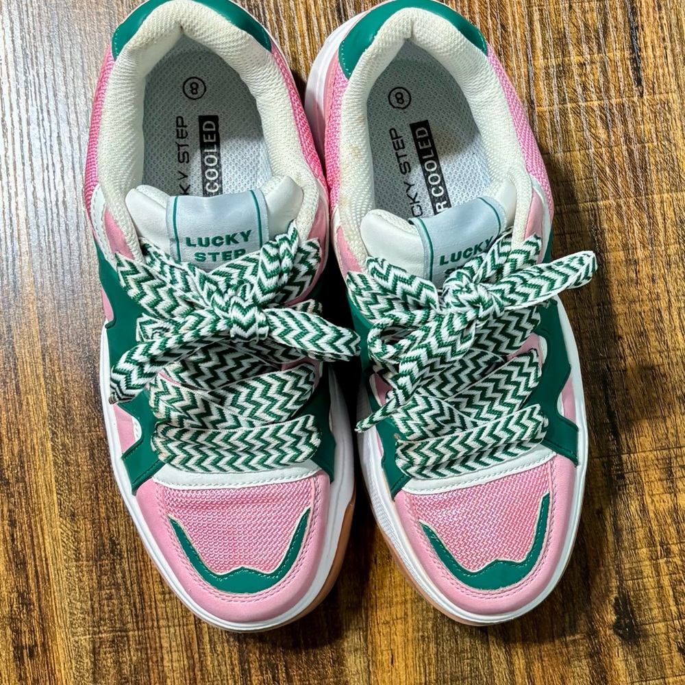 Lucky Step women’s sneakers